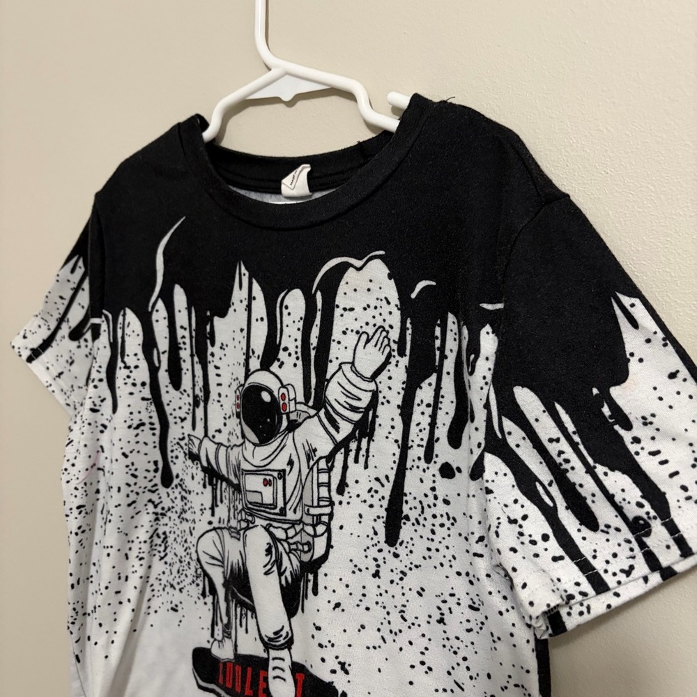 SHEIN Black and White Astronaut Kids Tee Boys 8Y - Picture 2 of 5